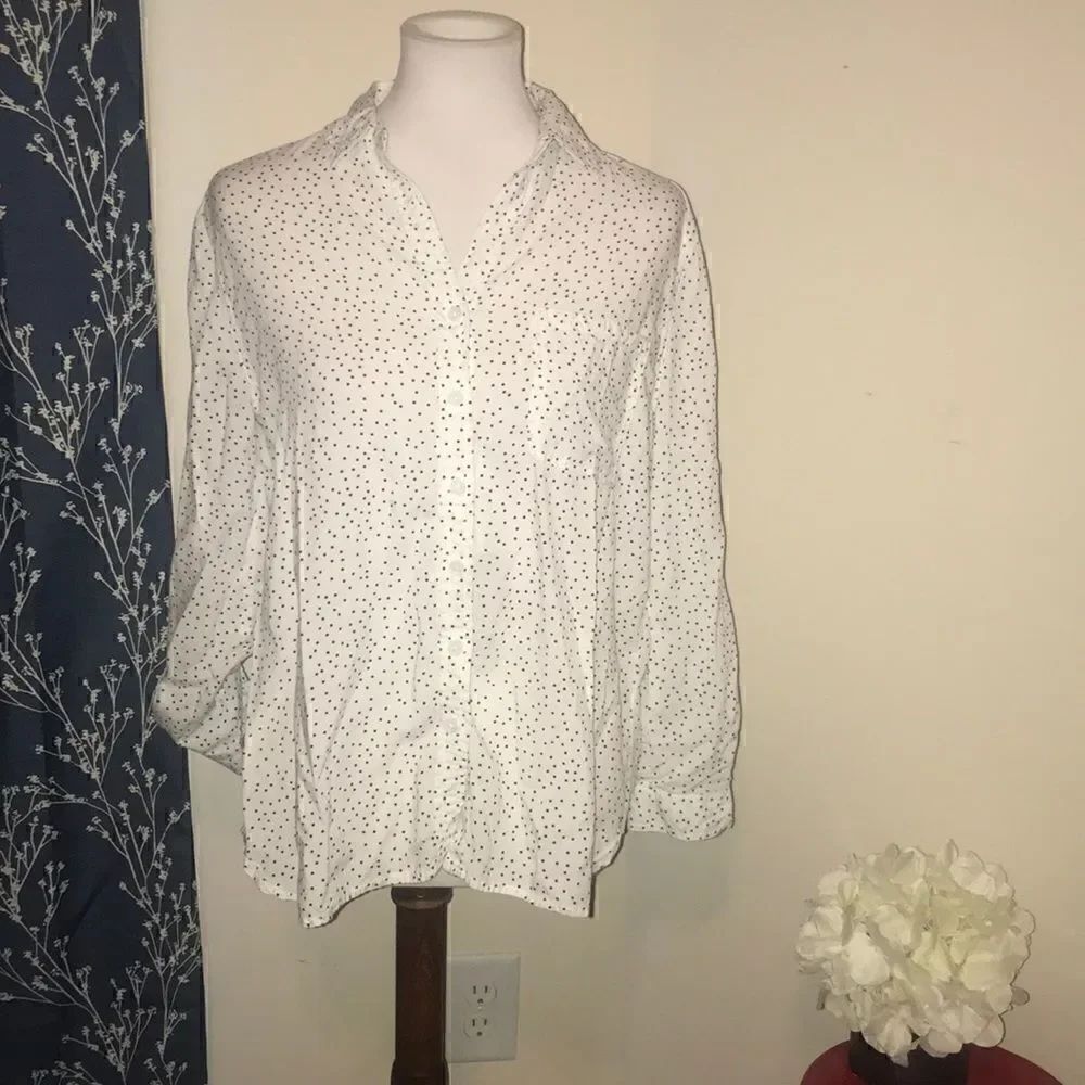 Beachlunchlounge Polka Dot Tab Sleeve Blouse
